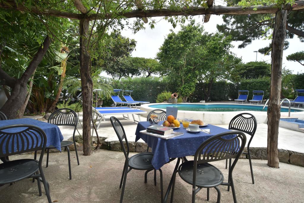 Albergo Italia - Beach Hotel Casamicciola Terme Eksteriør billede